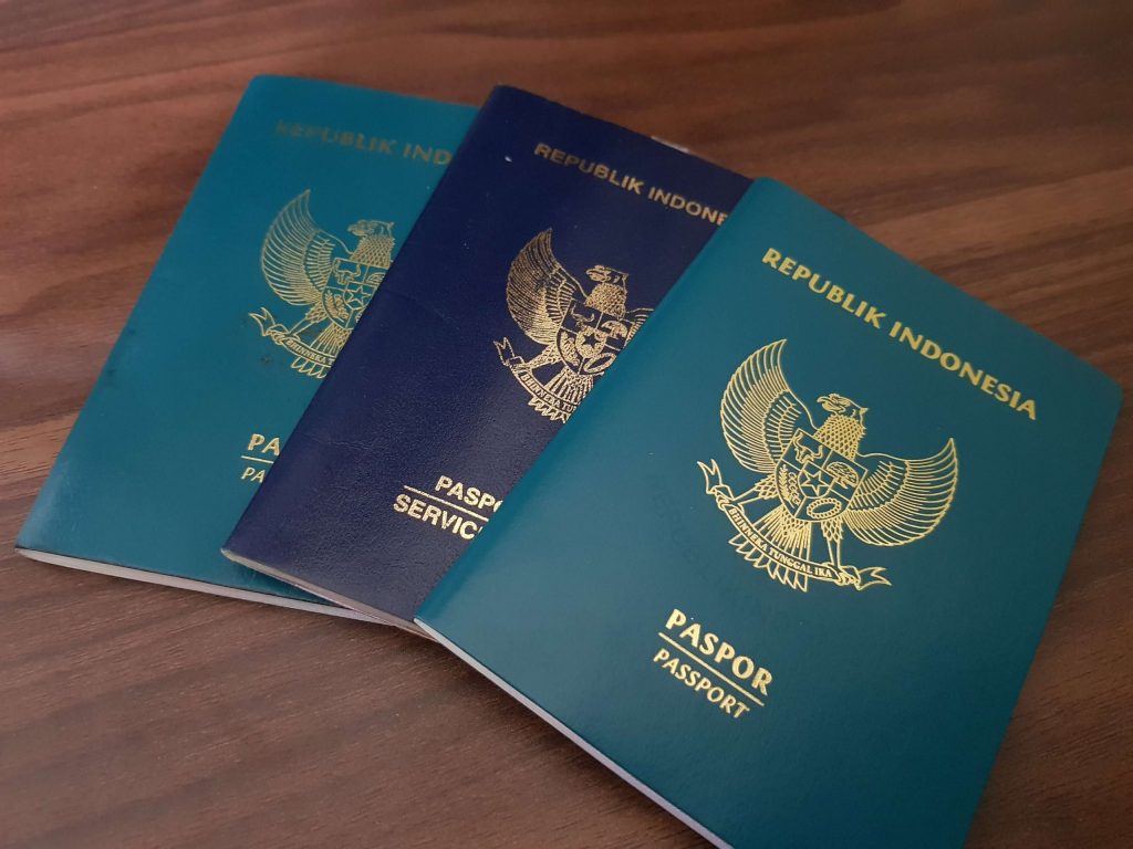 paspor indonesia 1 scaled 1 1024x768 - 5 Info Penting Bagi TKI Sebagai Pekerja Asing di Malaysia