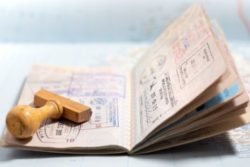 perbedaan visa dan paspor