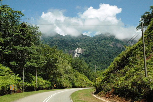 gunung stong e1591475340136 - Ini 5 Destinasi Wisata Paling Populer di Kelantan