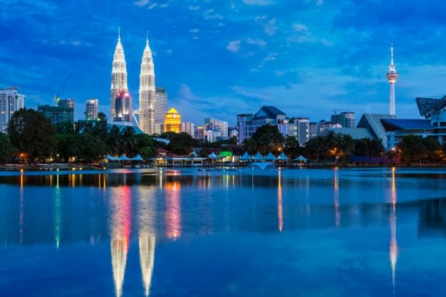 Untitled design924 - Berencana Mengunjungi Menara Petronas? Simak Dulu 5 Faktanya!