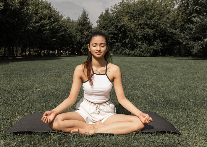 meditasi - Simak 6 Tips Manajemen Stres Demi Mental yang Sehat
