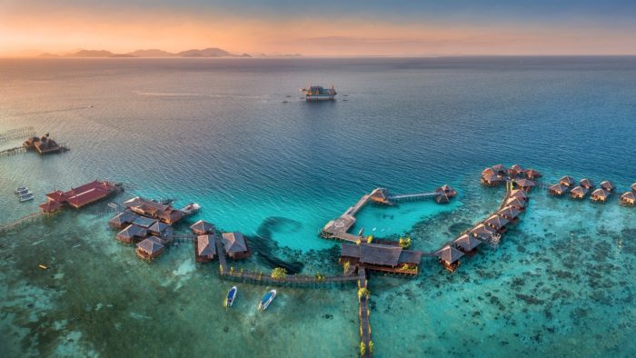 Mabul Kapalai Scuba Diving Sabah Malaysia Banner 700x394 - Daftar Pulau Menarik di Malaysia Untuk Melepas Penat