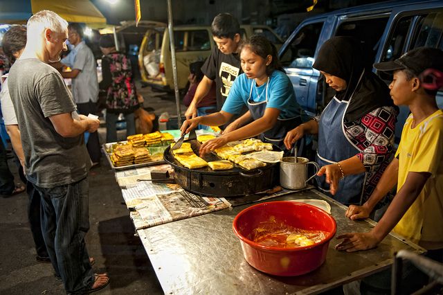 The 11 best street foods worth blowing your diet over - Wajib Coba! 6 Makanan Tradisional Malaysia Favorit Para Traveler