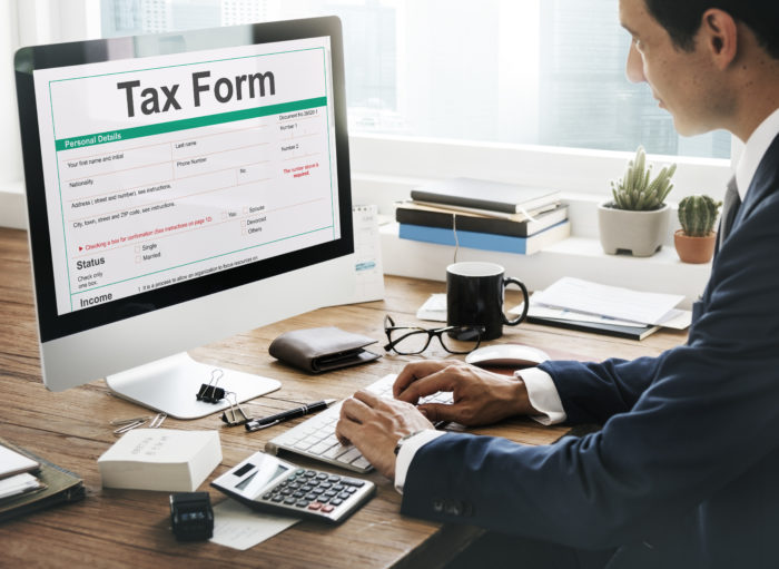 tax credits claim return deduction refund concept 700x511 - Perhatikan 6 Hal Berikut Sebelum Menandatangani Kontrak Kerja!