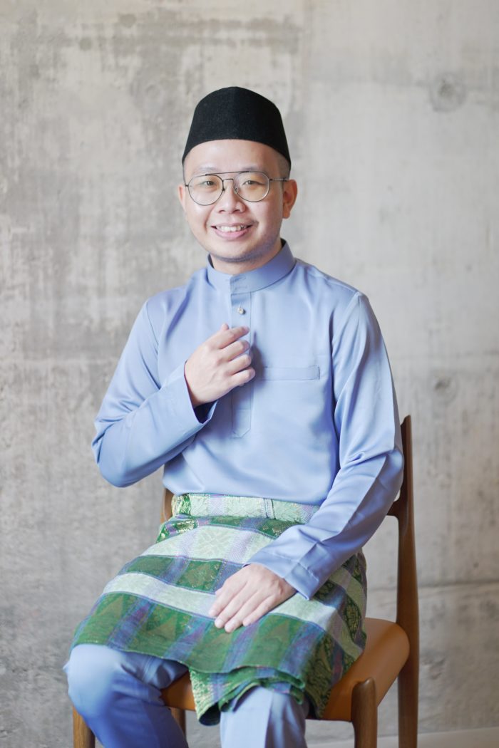 baju melayu 700x1050 - Mengenal Budaya Melayu di Malaysia yang Tak Beda Jauh dari Indonesia