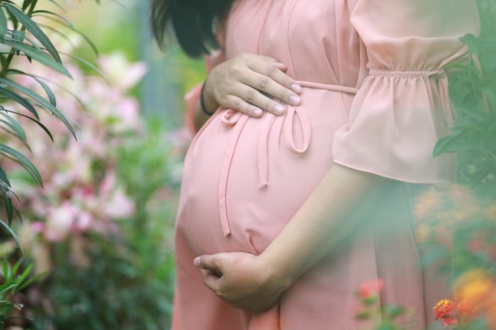 cuti ibu hamil 700x466 - Simak Ketentuan Cuti Bersalin yang Harus Diperhatikan Pekerja Perempuan