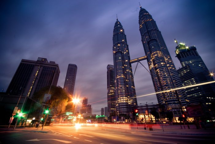 petronas 700x469 - Ini 4 Tempat Rekreasi Paling Populer di Malaysia